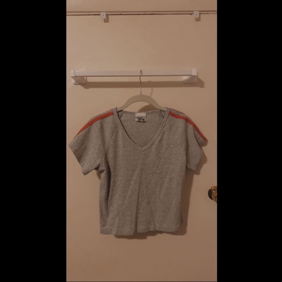 grey slightly cropped tshirt with orange shoulder stripes - Picture 1 of 1